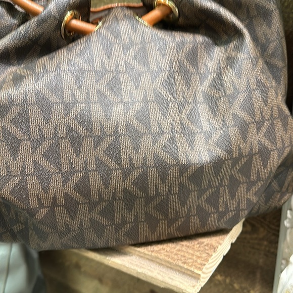 MICHAEL KORS RING TOTE,BROWN LEATHER,GOLD MK LOGO - Picture 8 of 11